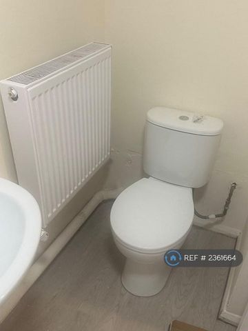 2 bedroom maisonette to rent - Photo 2