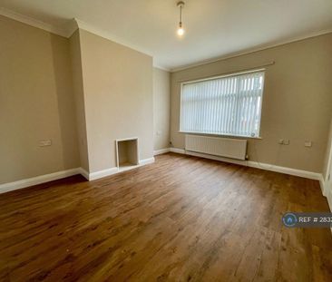 3 bedroom semi-detached house to rent - Photo 5