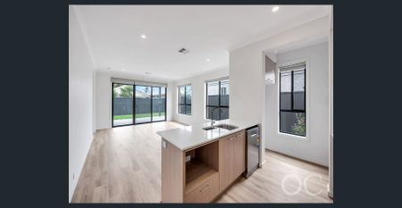 Open the Door to Modern Comfort and Effortless Living - Photo 2