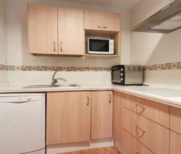 Room in a shared 4-bedroom apartment for rent in Huerta de la Reina - Foto 3