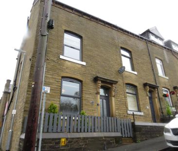 3 bedroom end of terrace house to rent - Photo 1