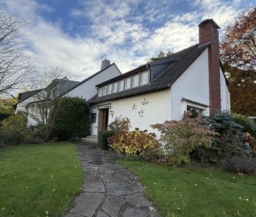 Charmantes Einfamilienhaus mit großem Garten in bevorzugter Lage vo... - Foto 1