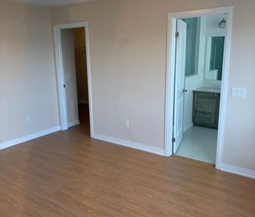 For Lease - 70 Freedom Crescent, Hamilton, Ontario - Photo 2