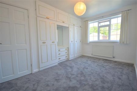 4 Bedroom Link Detached Available Arranging tenancy - Photo 4