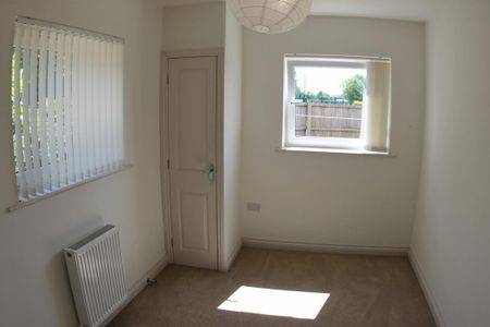 2 bedroom bungalow to rent - Photo 3