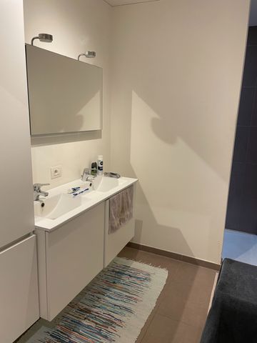 Rustig gelegen twee-slaapkamer appartement + autostandplaats - Photo 4