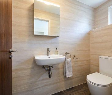 4 bedroom terraced house to rent - Photo 6