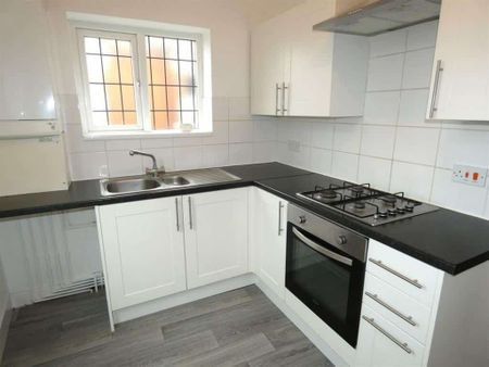 1 Bedroom Flat to Rent in Ashton - Photo 3