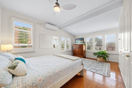 Beautifully Maintained 3-Bedroom Terrace with Garage & Sustainable Features – 100 Denison Street, Bondi Junction - Photo 5