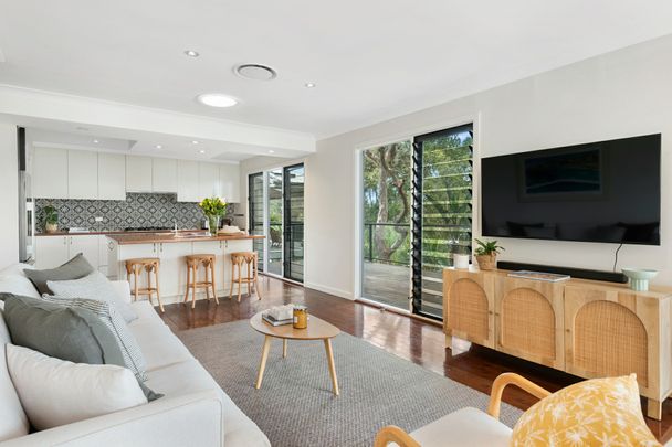 Furnished family home with views across Pittwater - Photo 1