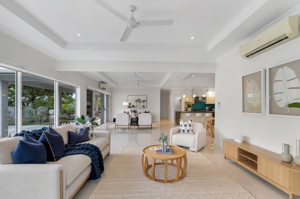 STUNNING FAMILY HOME, IN SOUGHT AFTER LOCATION, WITH A POOL!! - Photo 1