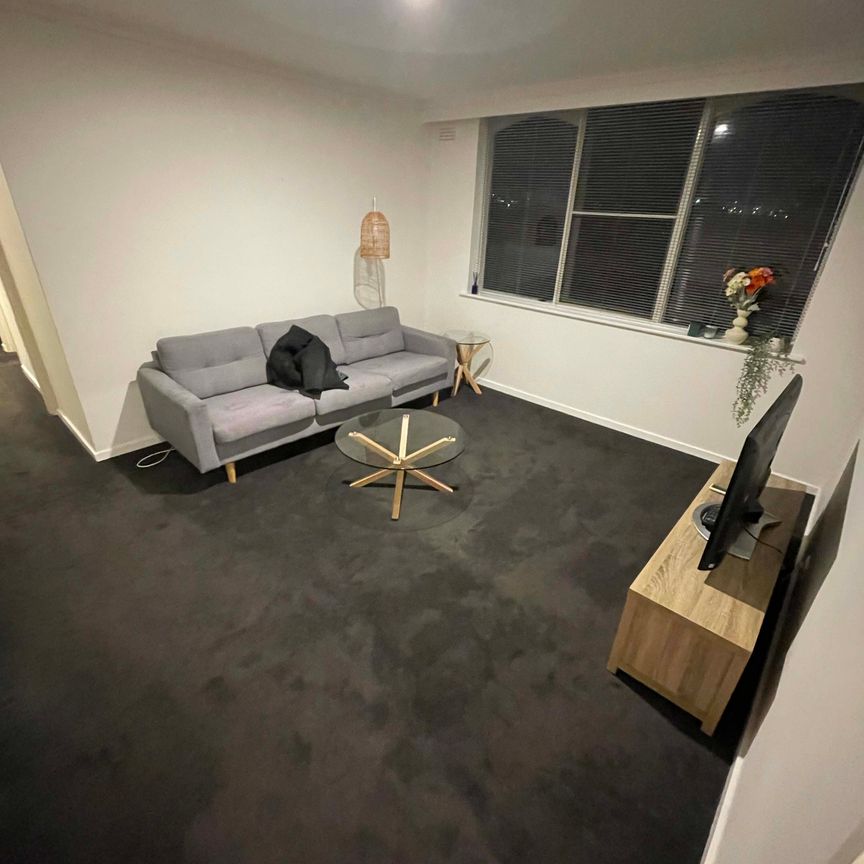 Ascot Vale - Photo 1