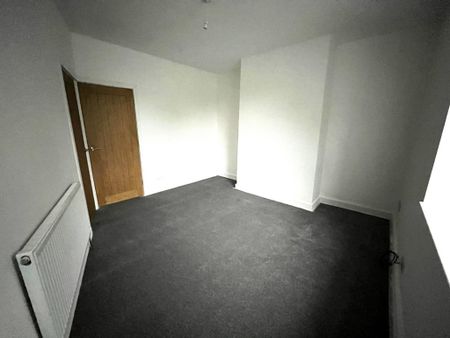 2 bedroom end of terrace house to rent - Photo 4