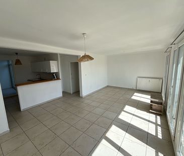 AIX EN PROVENCE APPARTEMENT T4 TERRASSE ET CAVE, - Photo 3