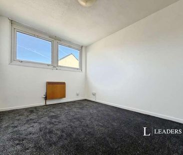 Brook Drive, Wickford, Essex, SS12 - Photo 3