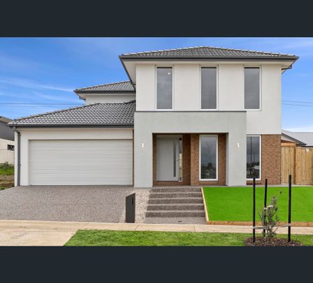 10 Greenfinch Way, Wandana Heights, Vic 3216 - Photo 1