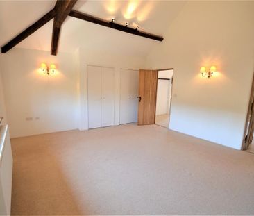 5 bedroom detached house to rent - Photo 3