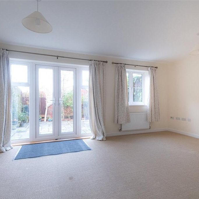 4 bedroom terraced house to rent - Photo 1