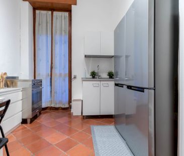 Elegant single room in Viale Regina Margherita - Photo 3