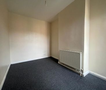 2 Bedroom Mid Terraced House For Rent - Photo 5
