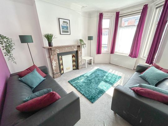 5 Bed Terraced House, St. Denys Road, SO17 - Photo 1