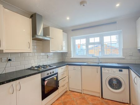 St Michaels Place, Bournemouth - Photo 3