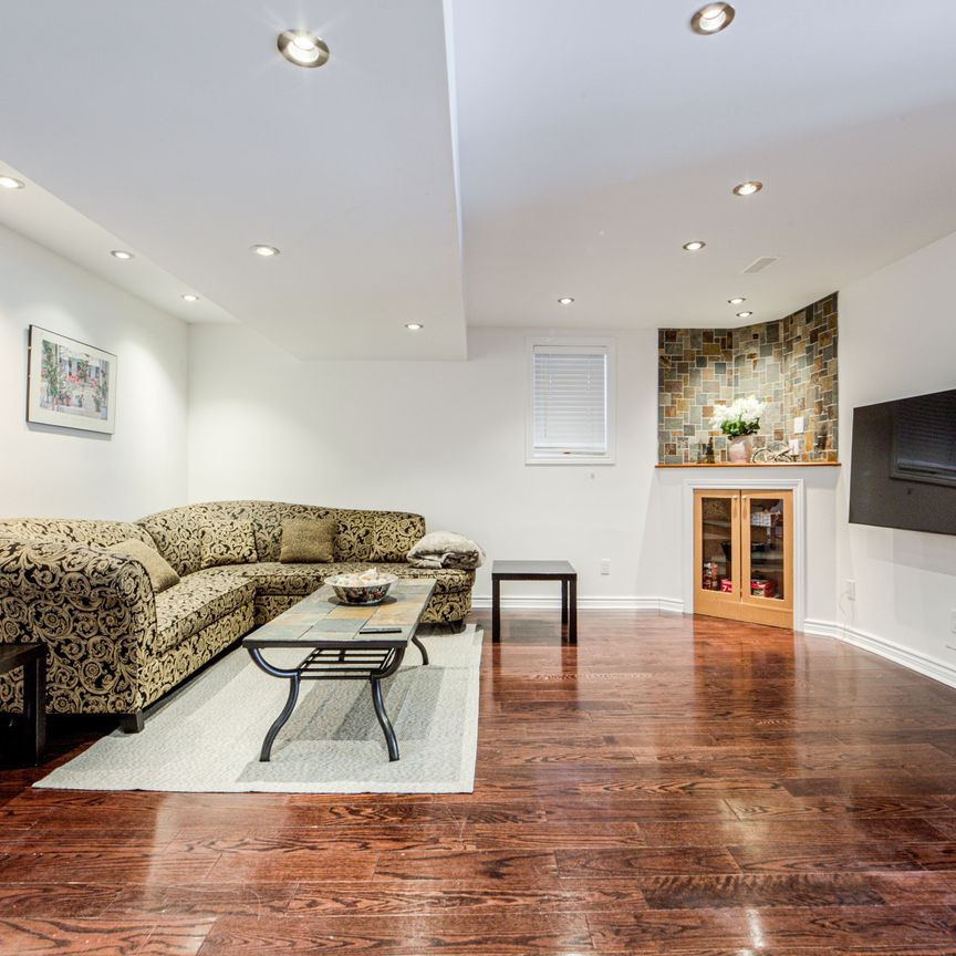 For Lease - 23 Casa Grande Street, Richmond Hill, Ontario - Photo 1