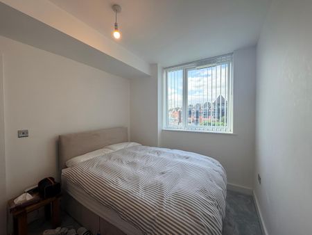 2 bedroom flat to rent - Photo 2
