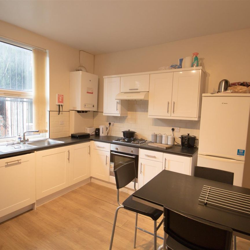 Welton Place, Hyde Park, LS6 1EW, Leeds - Photo 1