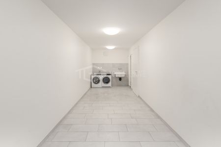 ELEGANTE APPARTAMENTO CON VISTA LAGO - Photo 5