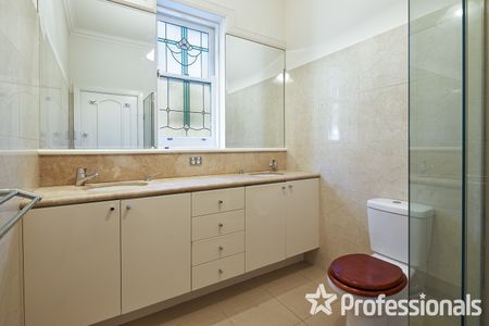 6 Exley Road, Hampton East VIC 3188 - House For Rent | Domain - Photo 2