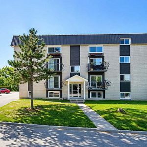 BEAU 3 1/2 | EAU CHAUDE|MAGOG - Photo 2