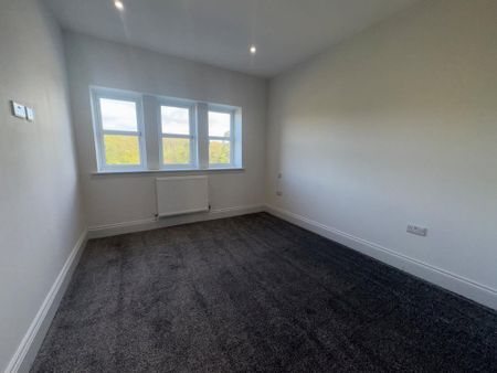 4 bedroom semi-detached house to rent - Photo 3