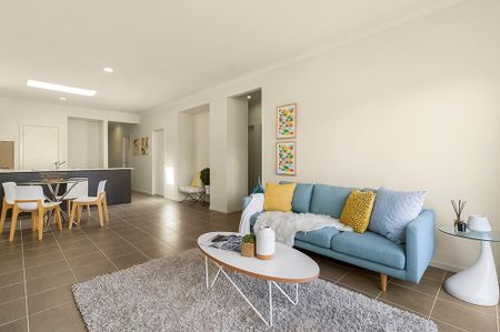 Captivating Family-Friendly Home - Photo 3