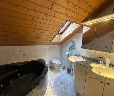 Charming 4-room penthouse apartment in Fahrwangen - Foto 5