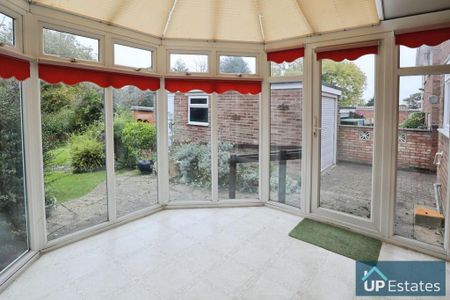 3 bedroom semi-detached house to rent - Photo 2