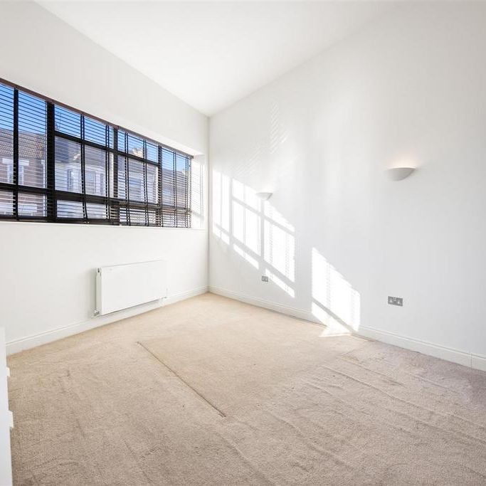 3 bedroom flat to rent - Photo 1