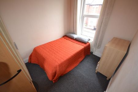 3 Bed - Biddlestone Road, Heaton - Photo 5