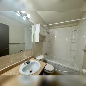 Ideal 2 Bed 1 Bath Suite Near NAIT, Transit & Downtown - Photo 4