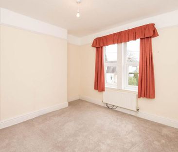 4 bedroom semi-detached house to rent - Photo 5