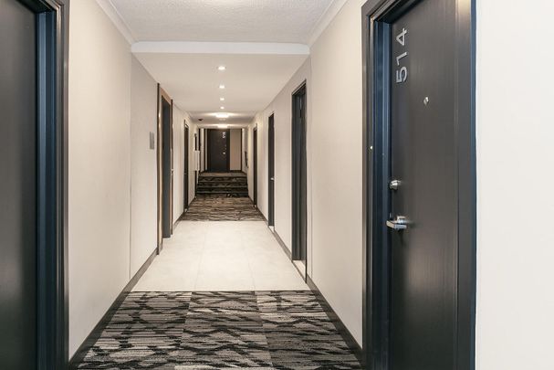 5675-5725 Côte-St-Luc Road - Hampstead House - Photo 1