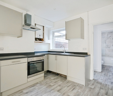 2 bedroom terraced house to rent - Photo 3