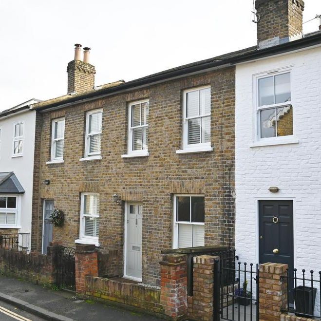 2 bedroom terraced house to rent - Photo 1