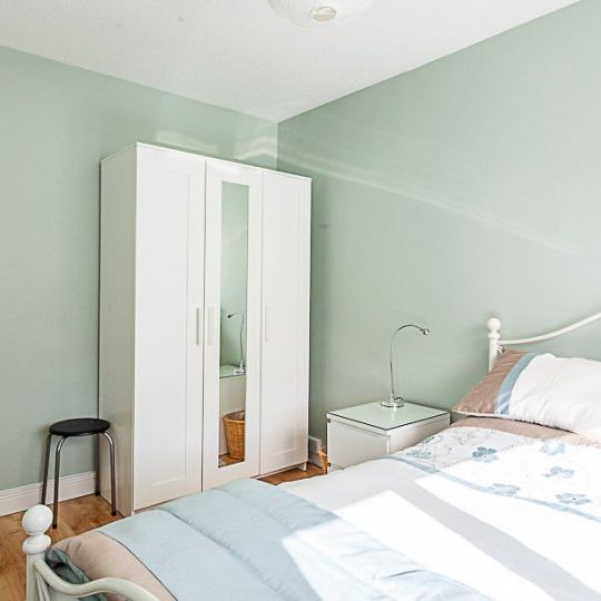 Room for rent in 4-bedroom house in Knocklyon - Photo 1