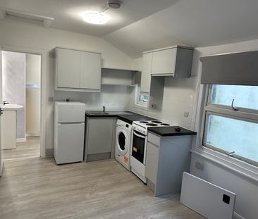 Studio Flat, Victoria Road, NW4 - Photo 4