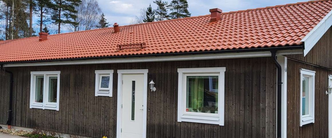 Varmhyra. Kostnad för hushållsel tillkommer. Lägenheten kan bli ledig tidigare. - Photo 1