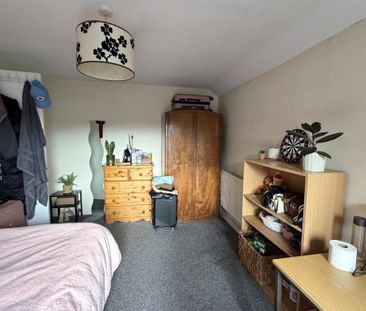 3 bedroom flat to rent - Photo 2
