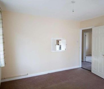 Courts Road, Earley, Reading, RG6 - Photo 1