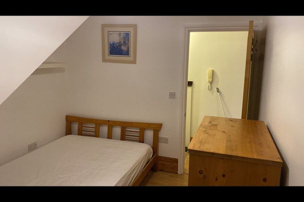 2 Bed Flat, Craven Avenue, W5 - Photo 1