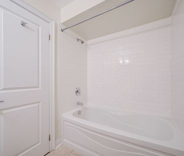 For Lease - 51 Lobo Mews, Toronto, Ontario - Photo 6